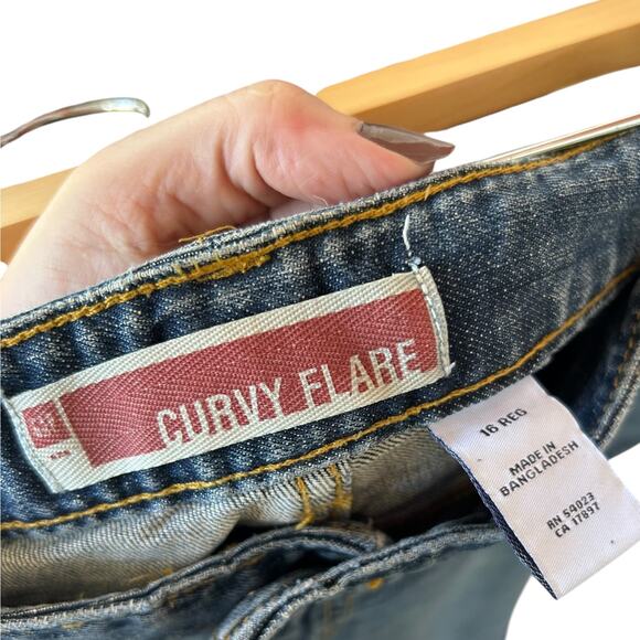 GAP Women's Denim Mid-wash Curvy Flare Jeans Size 16 Back Pockets - Picture 5 of 5